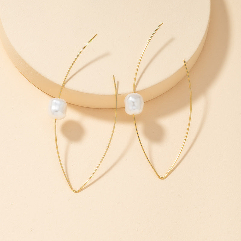 Modern Darling Pearl Earrings